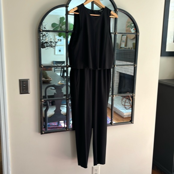 CLUB MONACO Open Back Crepe Jumpsuit Size 6 - Picture 2 of 7